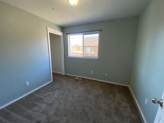 Building Photo - Beautifully Updated Home Near Dry Canyon Trailhead