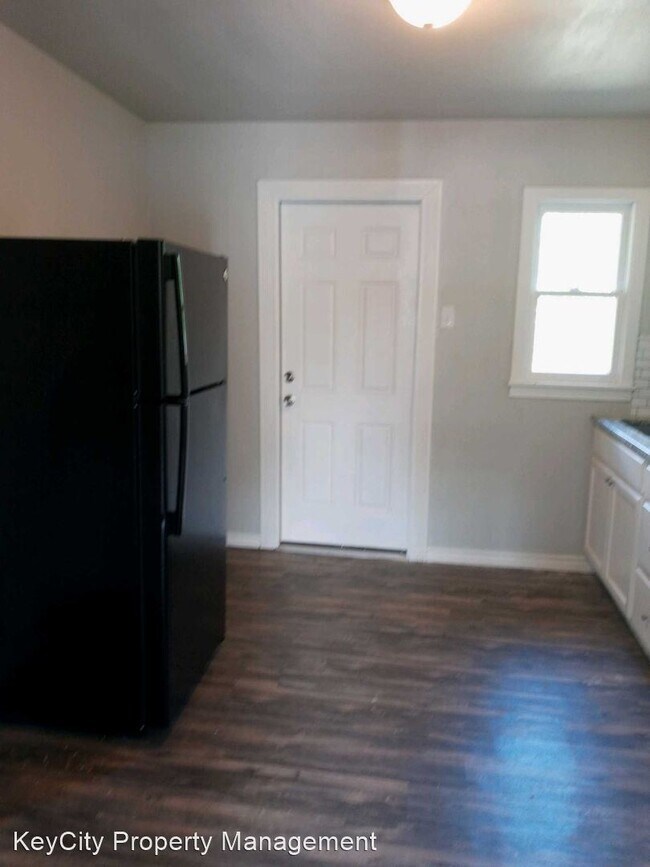 Building Photo - 3 br, 1 bath House - 1433 N Mockingbird Ln