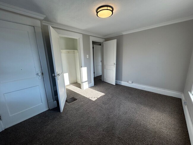 Building Photo - Stunning, Fully Updated 4 Bedroom, 2 Bath Home with Classic Charm!