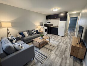 Building Photo - 1 bedroom, 1 bath apartments