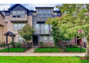 Building Photo - 4828 SE Teakwood St