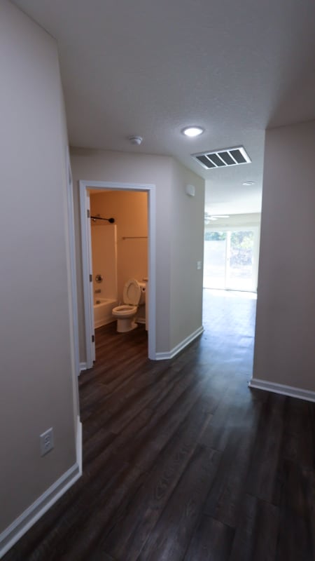 Building Photo - 123 Villa Rd