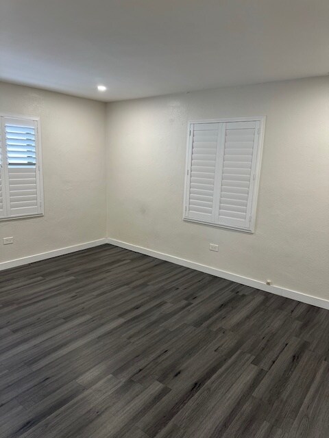 Building Photo - 218 E 18th St