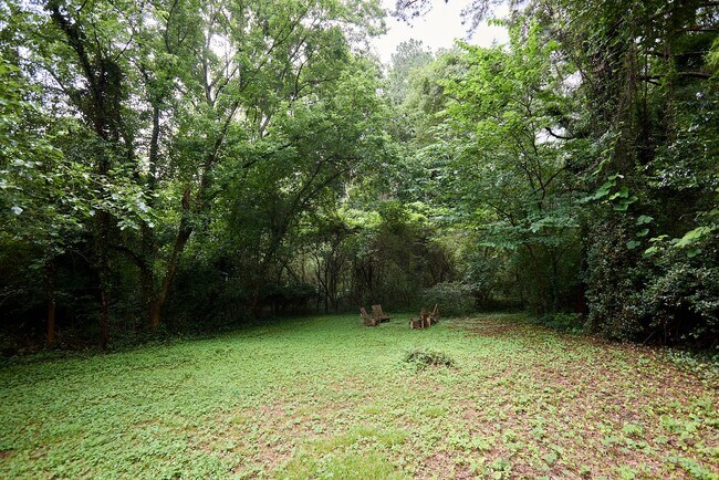Building Photo - Super cute East Atlanta home with secluded...