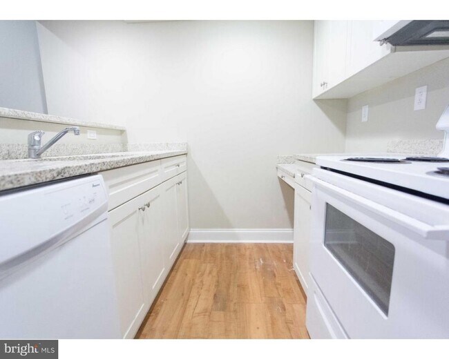 Building Photo - 2031 South St