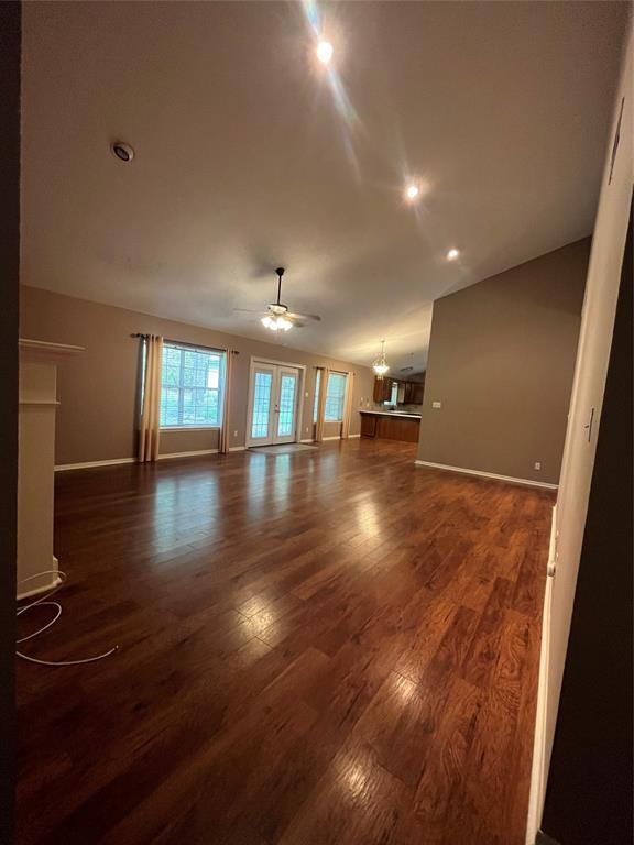 Building Photo - 2107 Greentree Dr