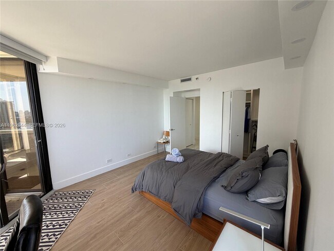 Building Photo - 20191 E Country Club Dr