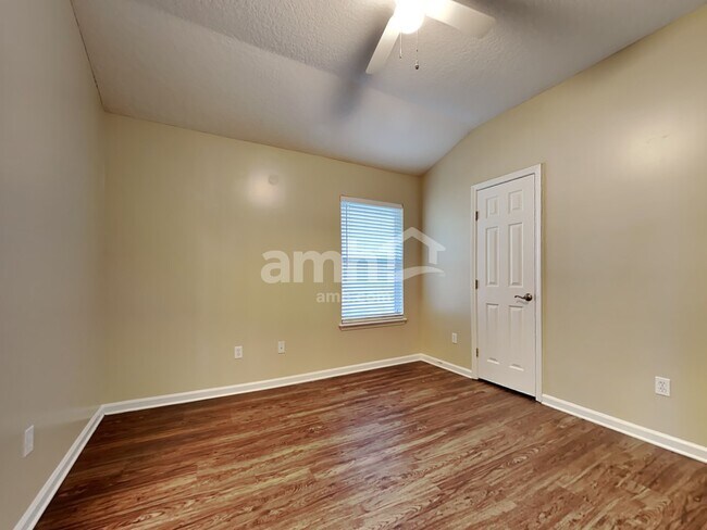 Building Photo - 3337 Horseshoe Trail Dr