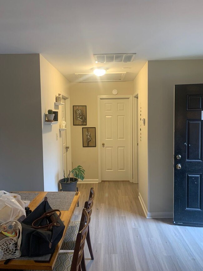 Building Photo - 14-16 Milledge Ct