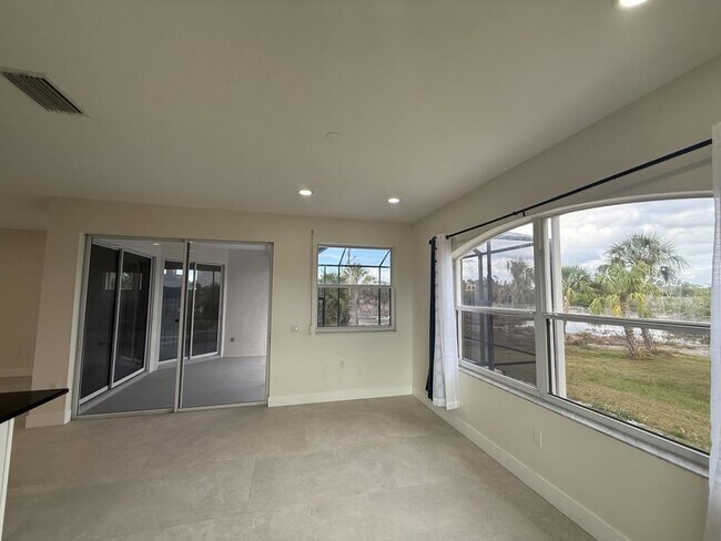 Building Photo - 1550 Center Rd