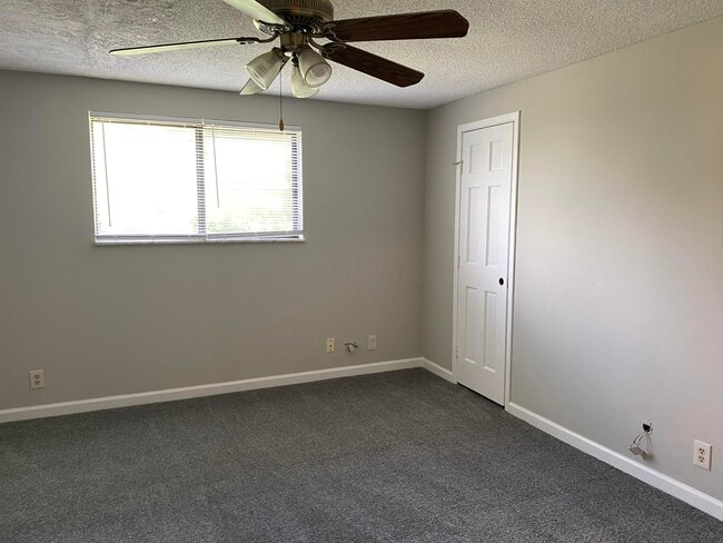 Building Photo - 822 Ronson Ave