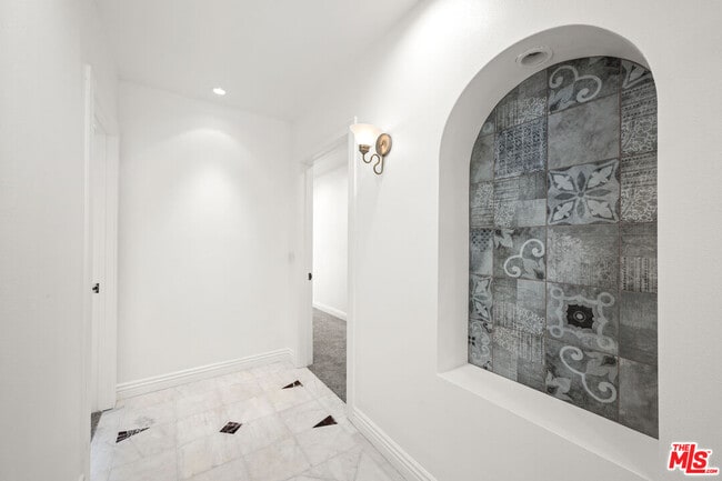 Building Photo - 500 Smithwood Dr