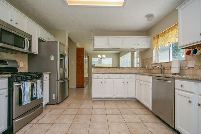 Building Photo - 3522 Pecan Point Dr