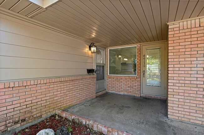 Building Photo - 4413 W 43rd St