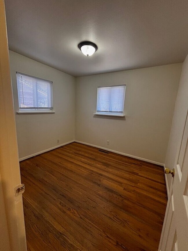 Building Photo - 4 Bedroom 2 Bath Single Family Home In South Cheyenne