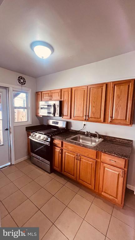 Building Photo - 4413 Fenor Rd