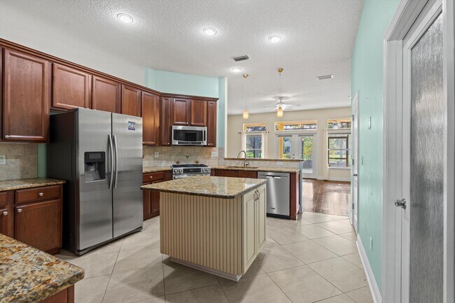 Building Photo - 293 Edge of Woods Rd