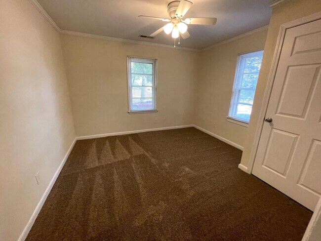 Building Photo - 313 Georgia Dr