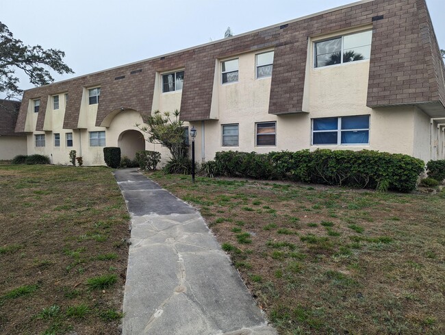 Building Photo - 3135 Shady Dell Ln