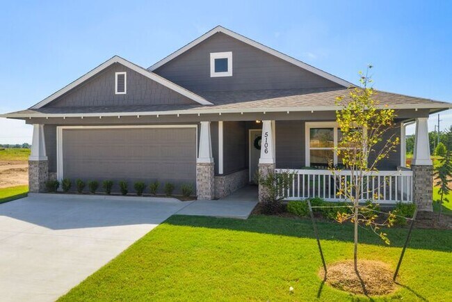 Building Photo - Craftsman-Style Home | 4 Bed, 2.5 Bath | 2...