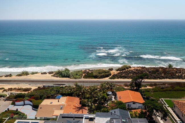 Building Photo - Historic Olde Del Mar Hacienda | Bluff-Fro...