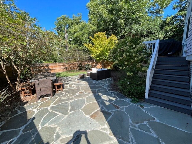 Building Photo - Incredible 3BD, 2.5BA House in Boylan Heig...