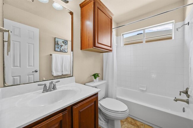 Building Photo - 8636 Harrier Dr