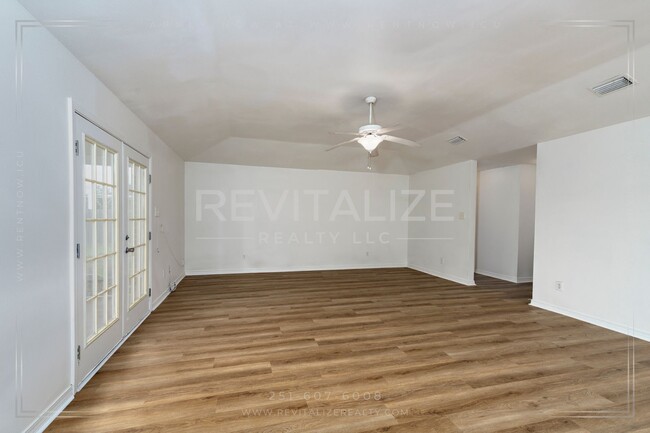 Building Photo - Spacious 3-Bedroom Home with Open Floor Plan and Big Backyard in West Mobile!