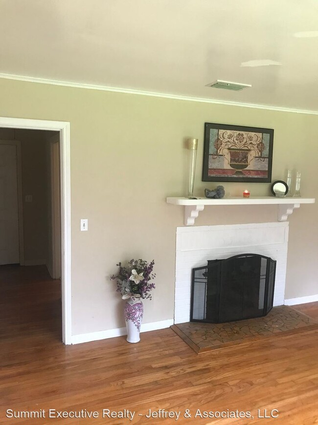 Building Photo - 3 br, 1.5 bath House - 970 Poleman Rd