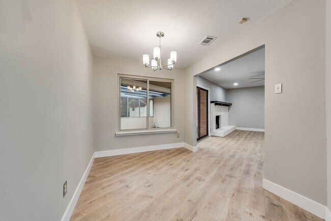 Building Photo - **Modern Elegance Meets Prime Location in Farmers Branch**