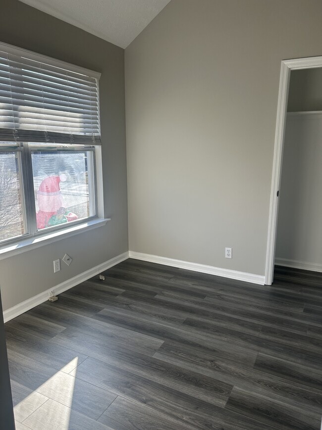 Building Photo - 533 Woodland Hills Dr