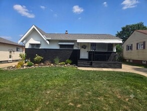 Building Photo - 6455 Almont Dr