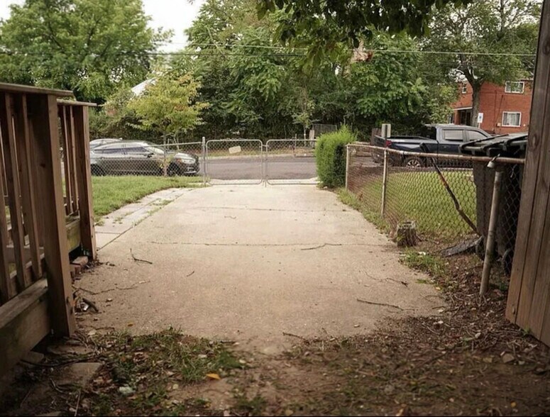 Building Photo - 2230 Houston St