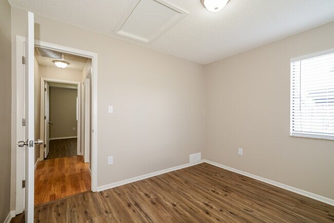 Building Photo - 1338 N Marcy Dr