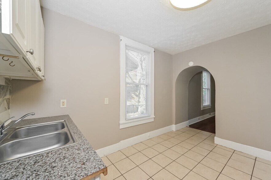 Building Photo - 515 Ben Hur Ave