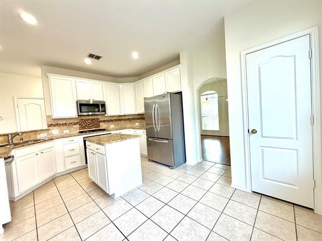 Building Photo - 516 Hawken Dr