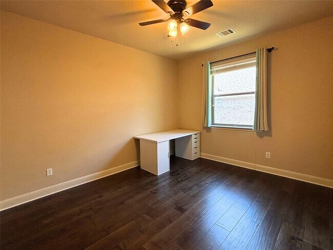 Building Photo - 15313 Bandon Dr