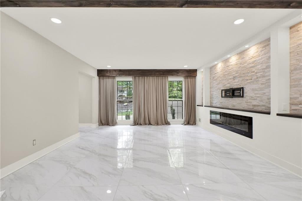 Building Photo - 3270 Brookview Dr