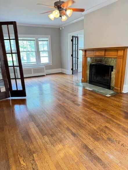 Family Room - 2501 Euclid Heights Blvd