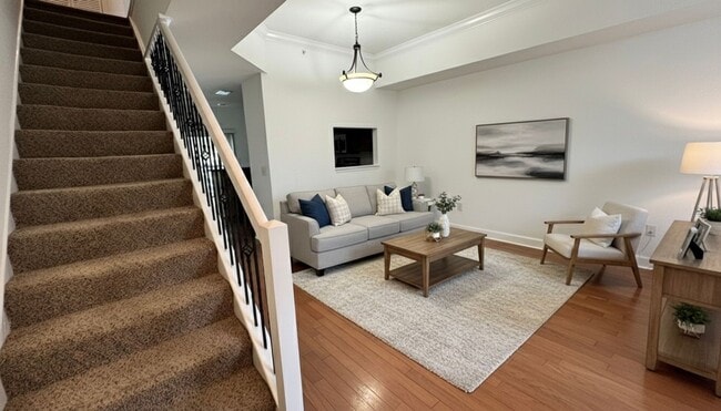 Building Photo - Gated 2 Bed/ 2.5 Bath Condo with 24/7 Security & Monitoring! Screened in Lanai with Water Views!