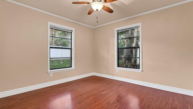 Building Photo - 1800 Poinsettia Ave