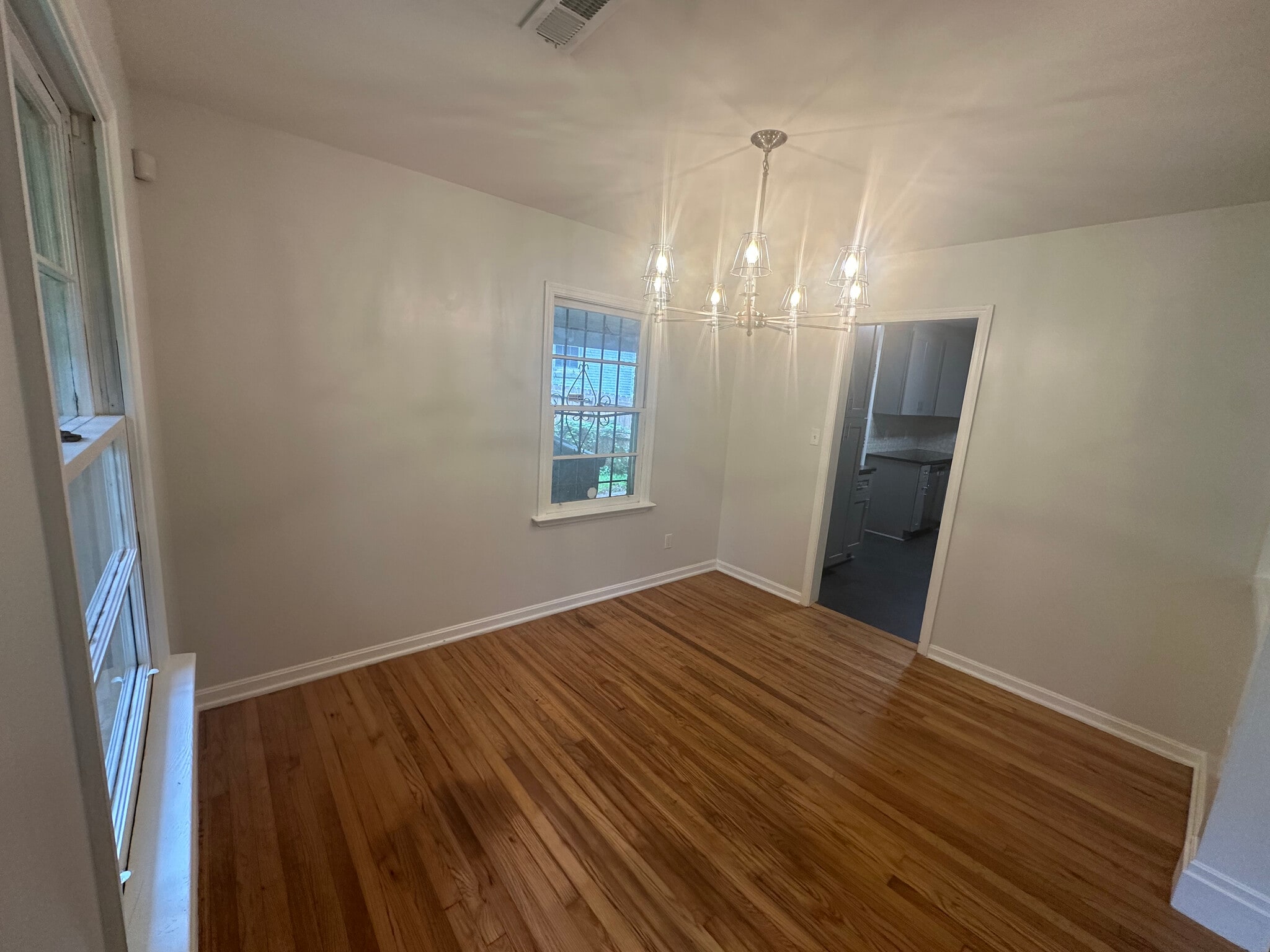 Building Photo - 349 Laquita Dr SE