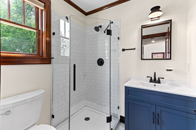 Building Photo - Beautiful 2 Bedroom 2 Bathroom Near Down Town Loveland