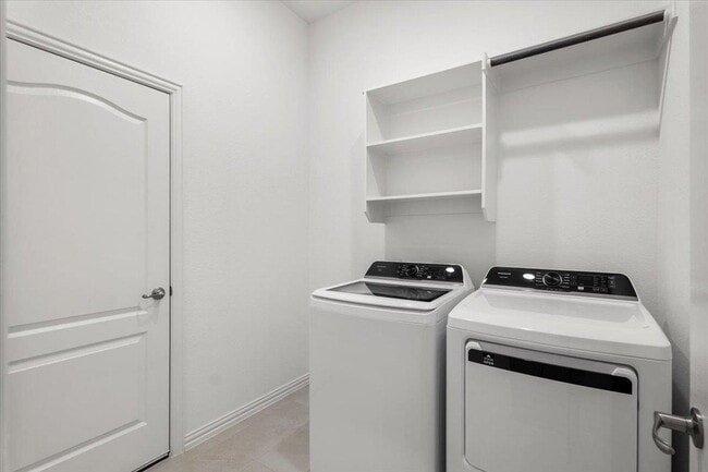 Building Photo - 1425 Cole Ests Dr