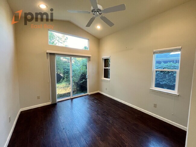 Building Photo - 891 Merle Ave
