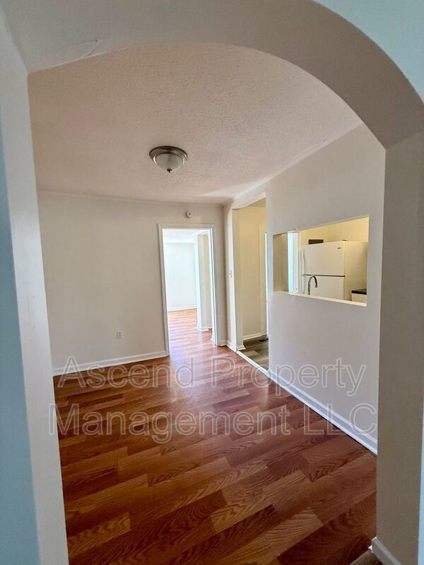 Building Photo - 3208 Dodds Ave