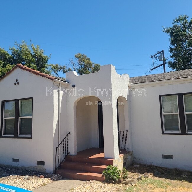 Primary Photo - 345 Thomas Ave