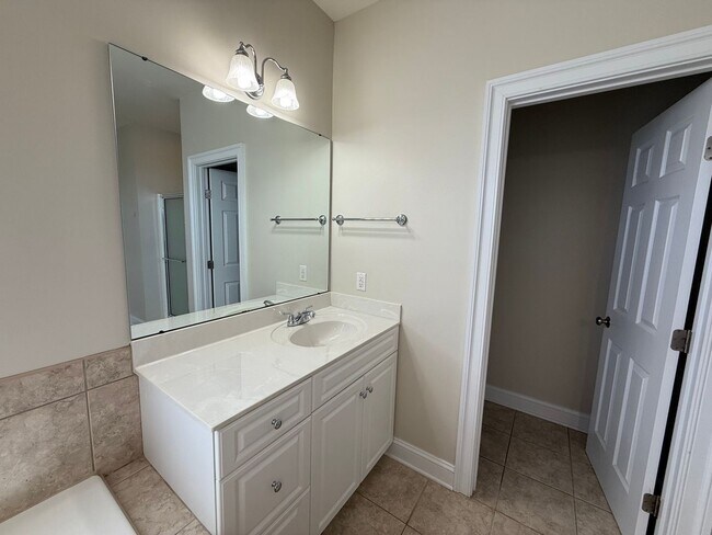 Building Photo - 1525 Old Trail Dr