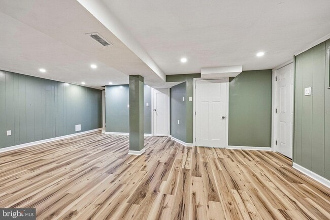 Building Photo - 7200 Vellex Ln