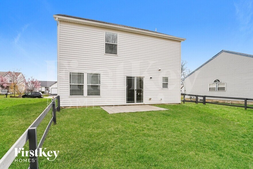 Building Photo - 1691 Eastbrook Dr N